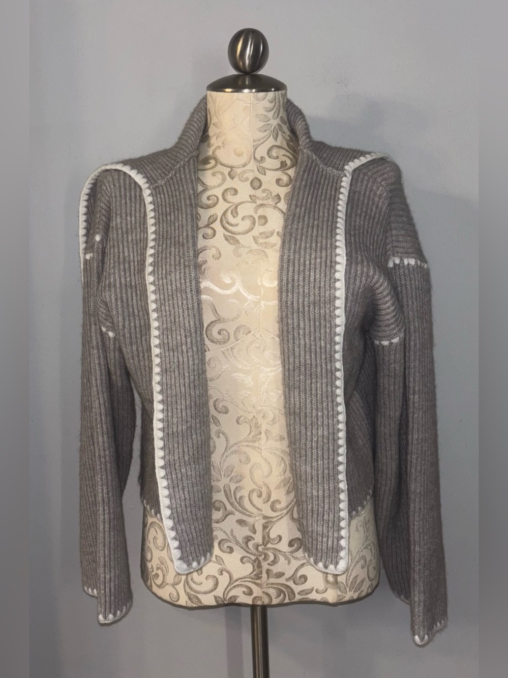 🆕 Miou Muse Gray Open-Front Ribbed Cardigan with White Trim Size Small